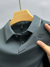 Cargar imagen en el visor de la galería, Polo Lujo Hombre con Diamantes | Estampado Premium Cuello Solapa
