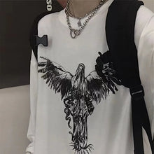 Cargar imagen en el visor de la galería, Camiseta Manga Larga Hip-Hop Cruz de Espinas | Estilo Y2K
