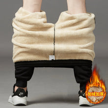 Cargar imagen en el visor de la galería, Pants for men in autumn and winter, thickened with fleece for outerwear, casual pants, warm lamb wool sports sweatpants
