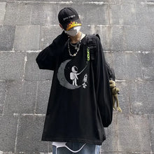 Cargar imagen en el visor de la galería, Camiseta Manga Larga Hip-Hop Cruz de Espinas | Estilo Y2K
